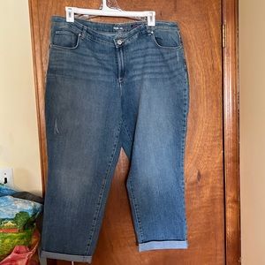 Style&Co med wash denim Boyfriend capris